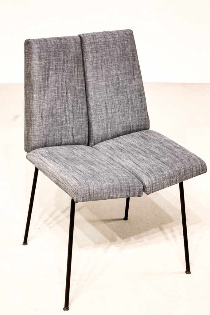 set-of-six-Pierre-Guariche-Quatre-faces-chairs17