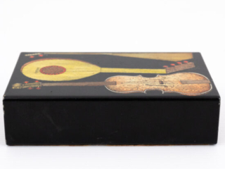 small-Fornasetti-guitars-and-zithers-box5