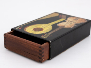 small-Fornasetti-guitars-and-zithers-box6