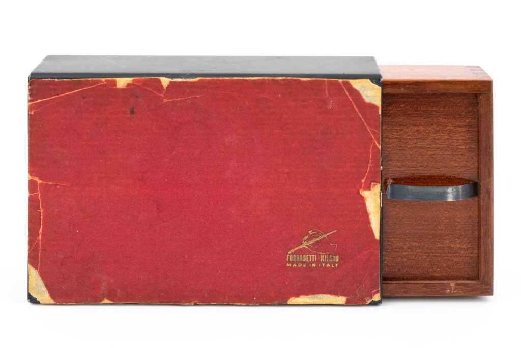 small-Fornasetti-guitars-and-zithers-box9