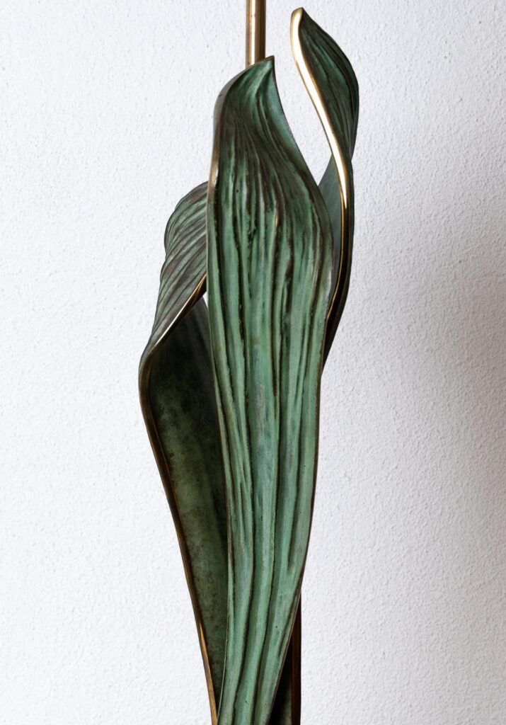 Amaryllis-model-table-lamp-by-Chrystiane-Charles2