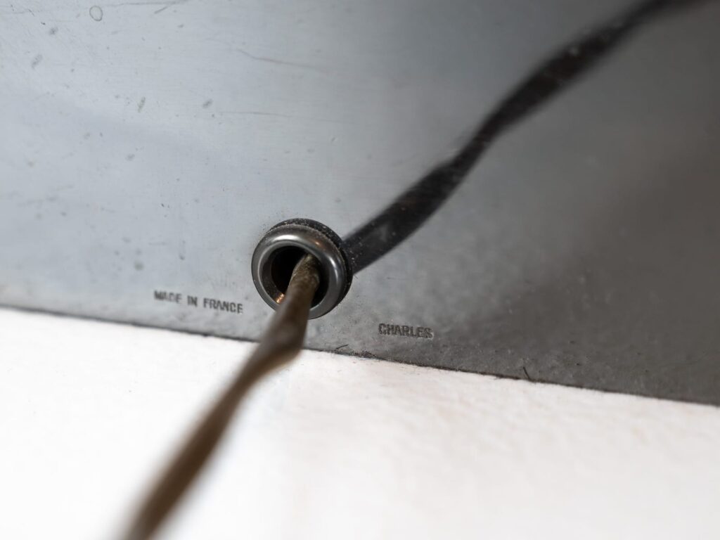 Amaryllis-model-table-lamp-by-Chrystiane-Charles9