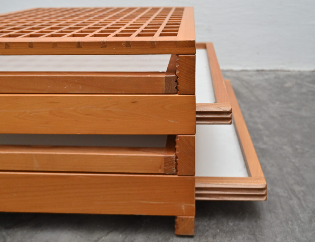 Bernard-Vuarnesson-Tetra-coffee-table-for-Sculptures-Jeux-circa-1980-01