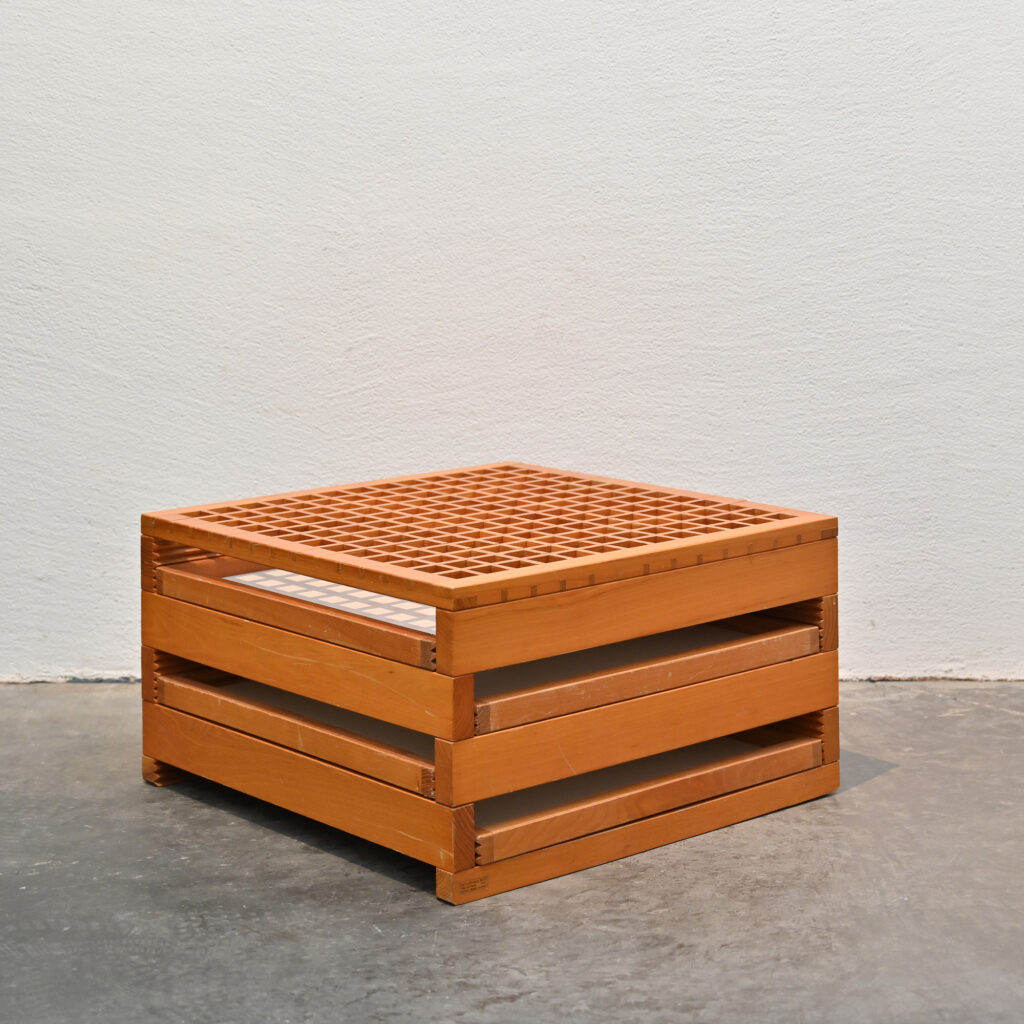 Bernard-Vuarnesson-Tetra-coffee-table-for-Sculptures-Jeux-circa-1980-11