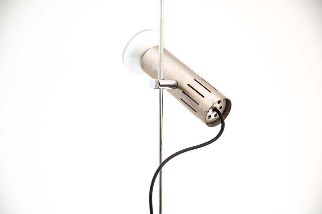 Chromed-Metal-and-Marble-Table-Lamp-by-Alain-Richard4