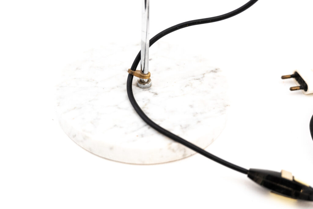 Chromed-Metal-and-Marble-Table-Lamp-by-Alain-Richard9