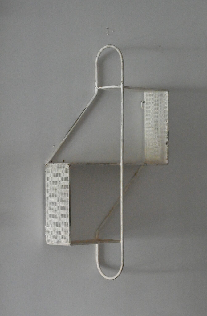 Cle-de-Sol-etagere-by-Mathieu-Mategot-12