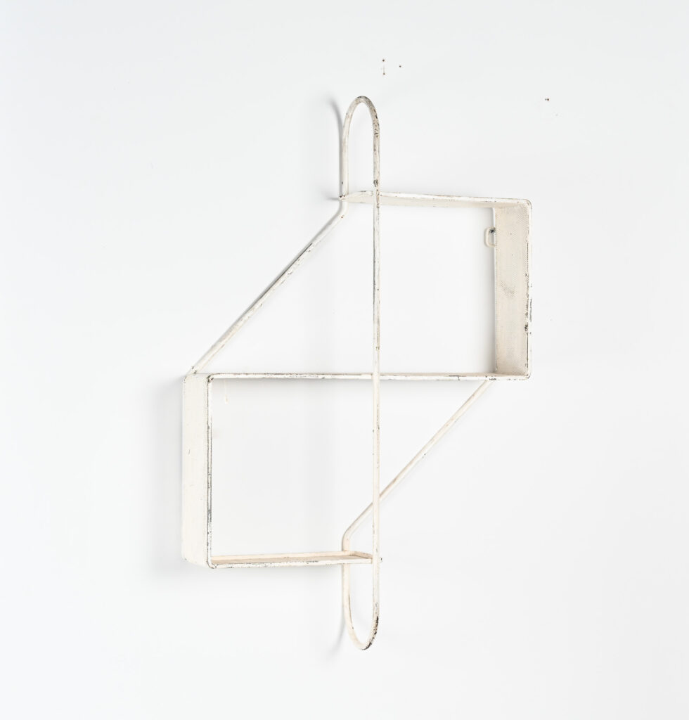 Cle-de-Sol-etagere-by-Mathieu-Mategot-14