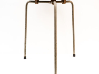 Early-Dot-stool-by-Arne-Jacobsen-for-Fritz-Hansen-DK-19652