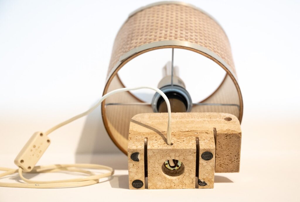 Fratelli-Mannelli-Travertine-Elephant-Table-Lamp10