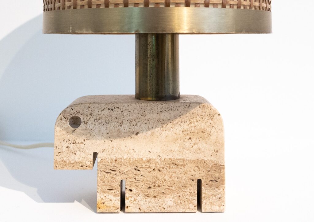Fratelli-Mannelli-Travertine-Elephant-Table-Lamp2