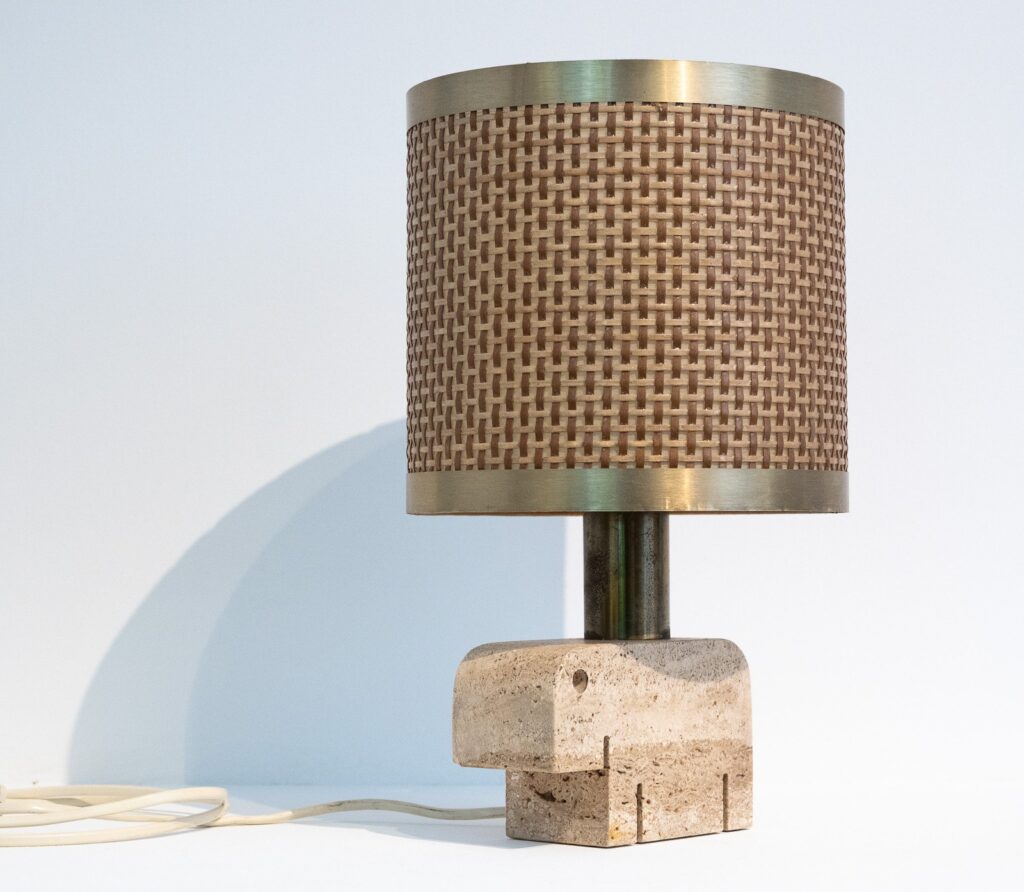 Fratelli-Mannelli-Travertine-Elephant-Table-Lamp5