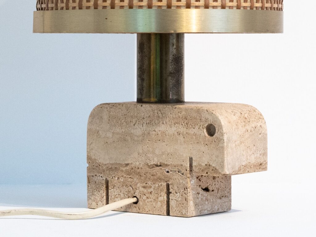 Fratelli-Mannelli-Travertine-Elephant-Table-Lamp6