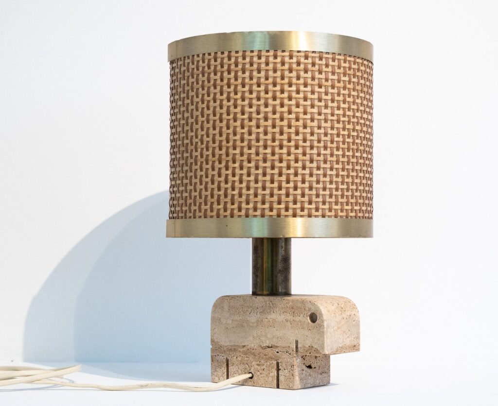 Fratelli-Mannelli-Travertine-Elephant-Table-Lamp7