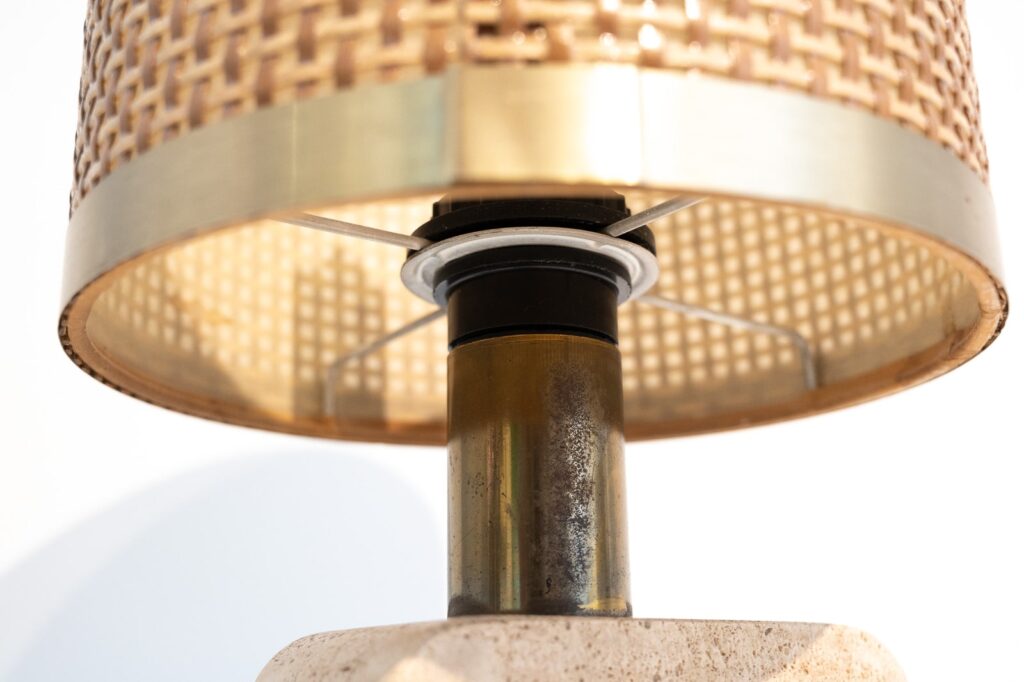 Fratelli-Mannelli-Travertine-Elephant-Table-Lamp8