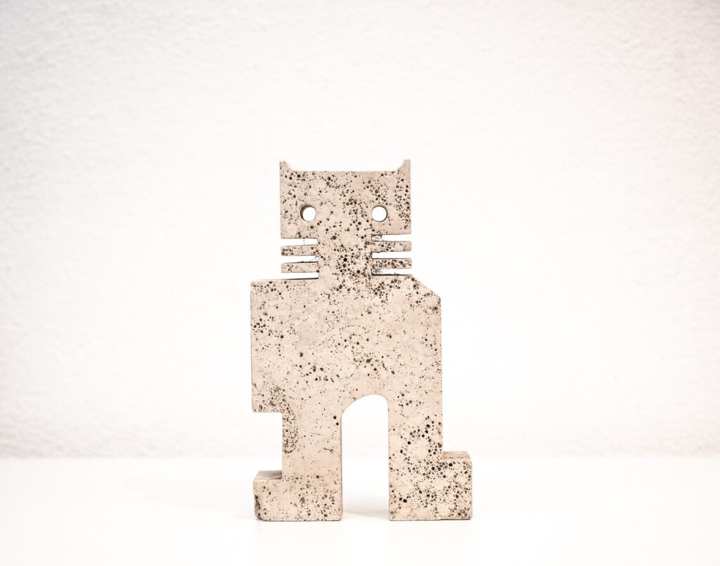 Fratelli-Mannelli-travertine-cat-circa-19701