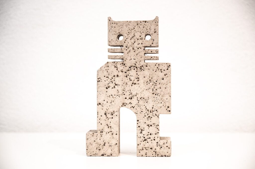 Fratelli-Mannelli-travertine-cat-circa-19708