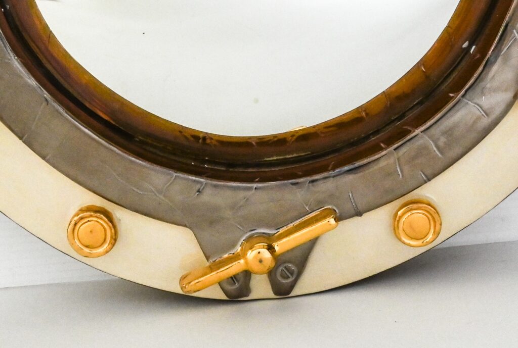 Hublot-convex-mirror-by-Renaud-Lembo2-2