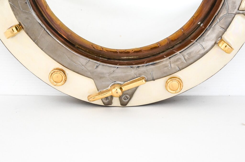 Hublot-convex-mirror-by-Renaud-Lembo2-8