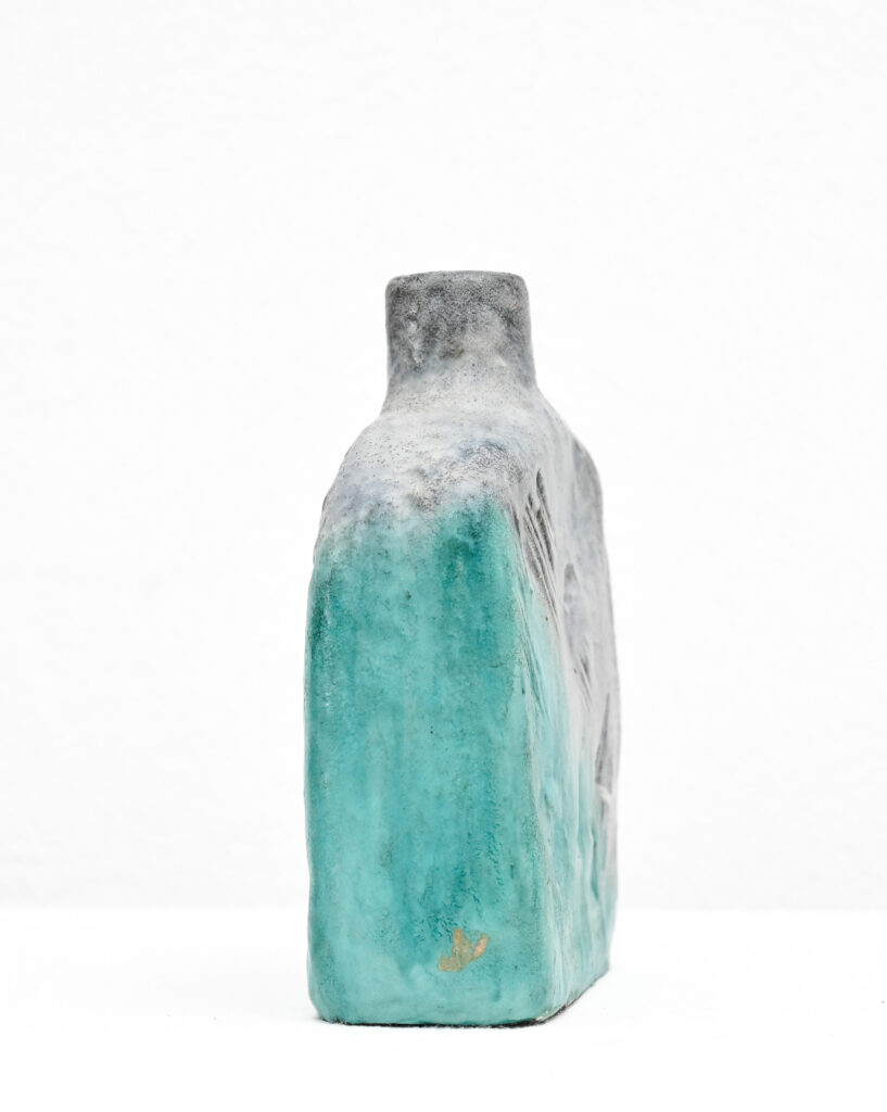 Incised-aqua-and-grey-ceramic-vase-by-Marcello-Fantoni-04