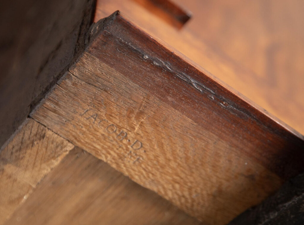 Jacob-Desmalter-et-Cie-mahogany-two-door-commode-02