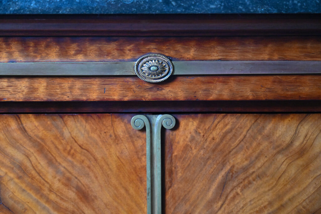 Jacob-Desmalter-et-Cie-mahogany-two-door-commode-09