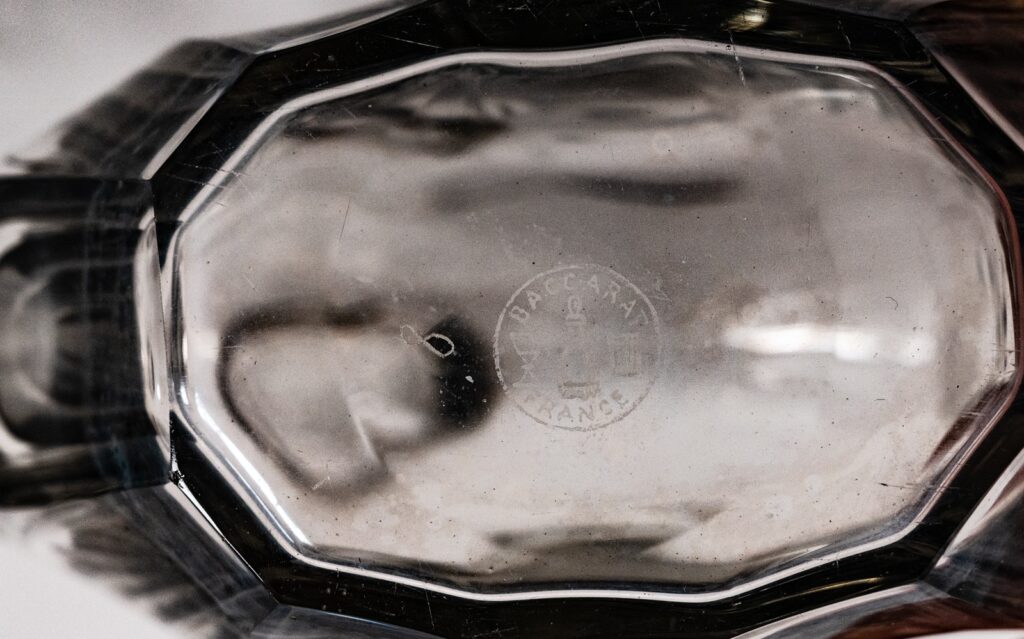 Jacques-Adnet-attributed-tantulus-containing-three-Baccarat-Carafes10