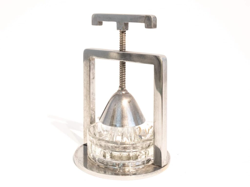 Jacques-Adnet-modernist-lemon-squeezer5