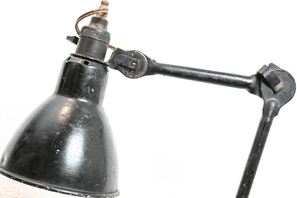 Lampe Ajustable D.G.R. No. 222 fixe-mural Lampe Ajustable D.G.R. No. 222 fixe-mural