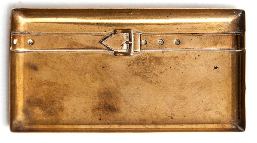 Maria-Pergay-style-brass-buckle-vide-poche2