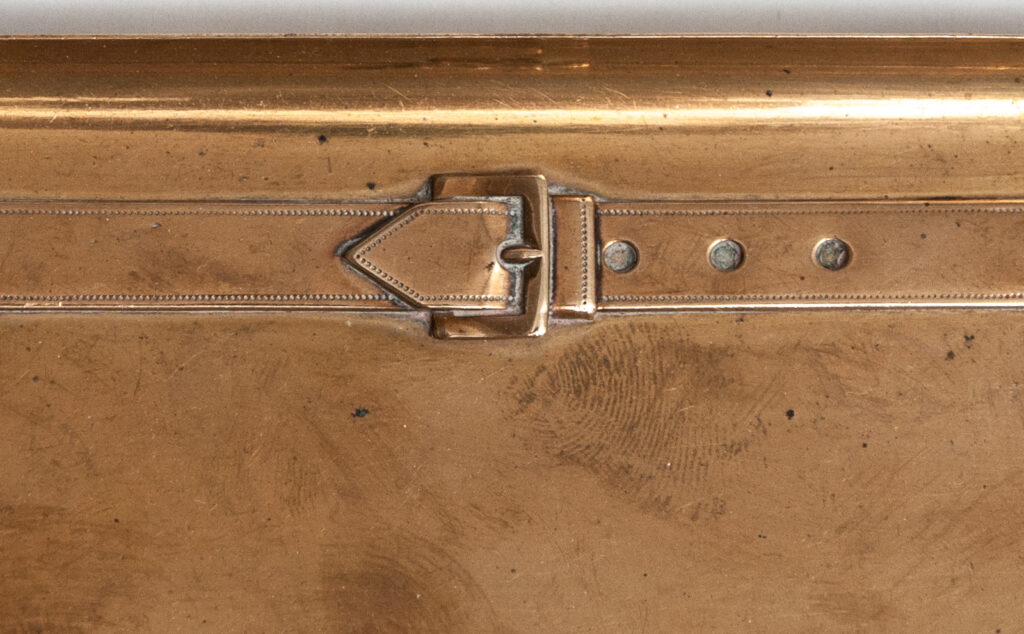 Maria-Pergay-style-brass-buckle-vide-poche3