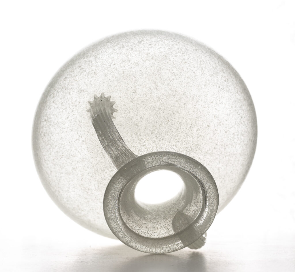 Murano-pulegoso-two-handled-vase-by-Archimede-Seguso9