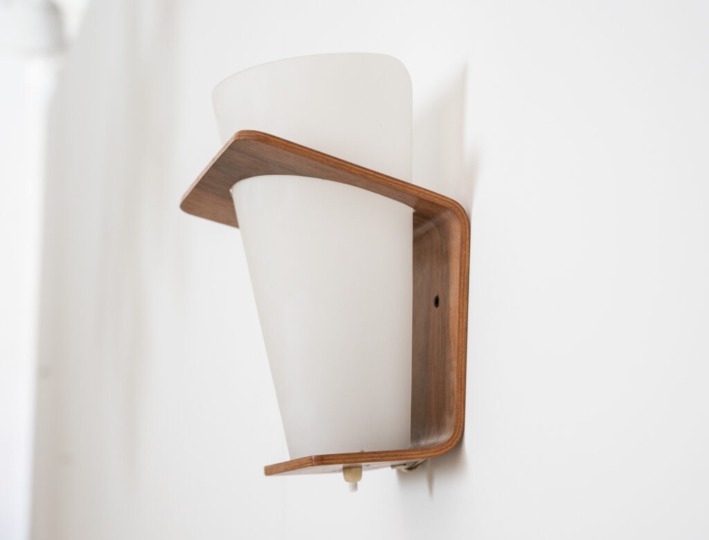 Pair-of-Louis-Kalff-bentply-wall-lights10