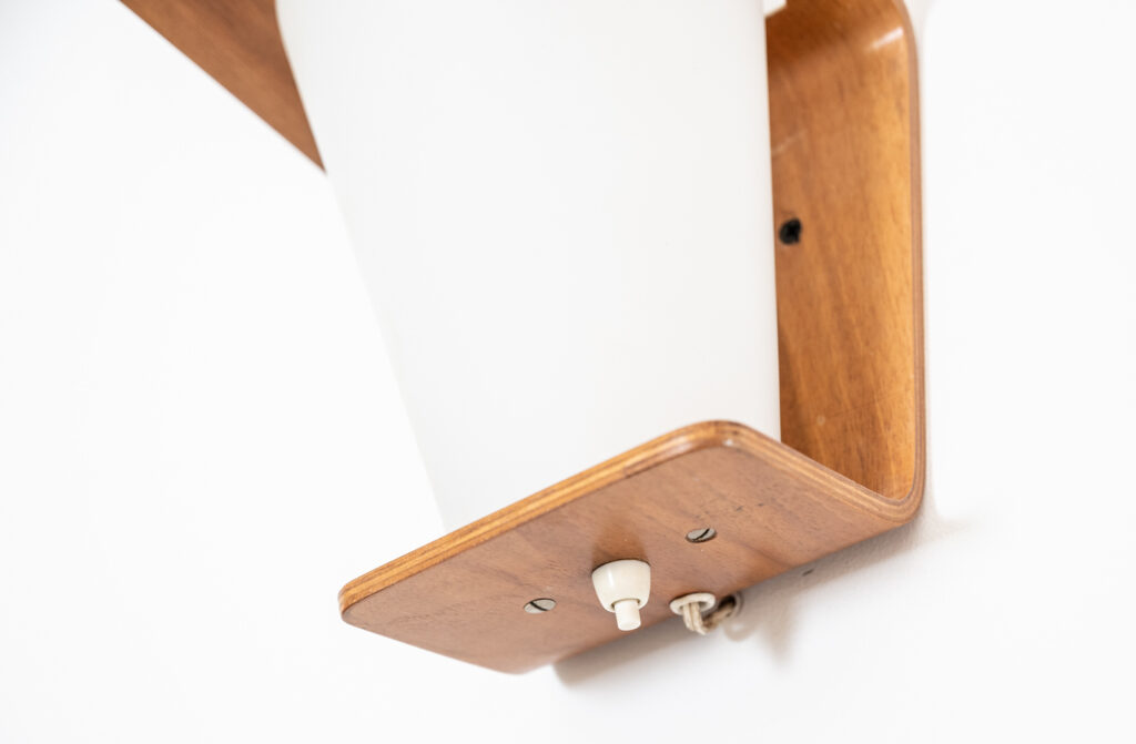 Pair-of-Louis-Kalff-bentply-wall-lights9