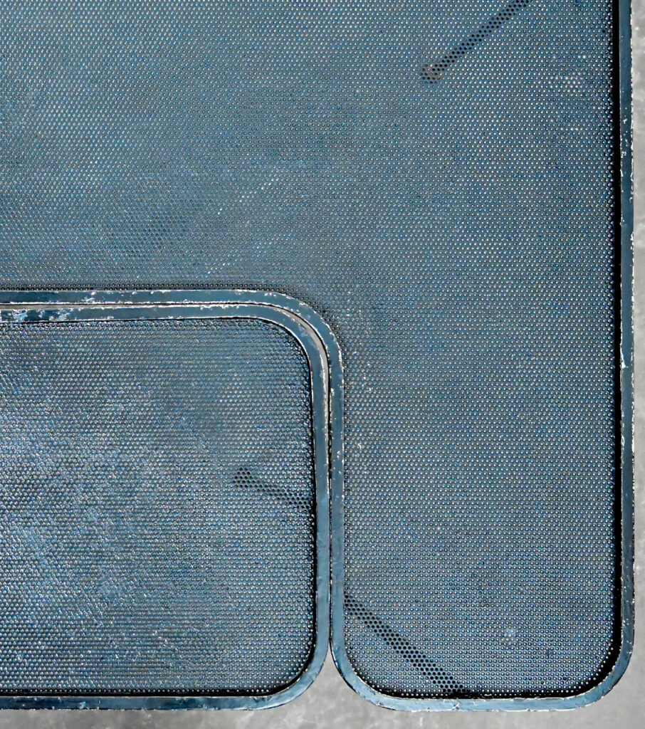 Pair-of-Matheiu-Mategot-domino-tables-04