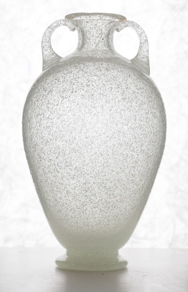 Pulegoso-amphora-shaped-two-handled-Seguso-vase1
