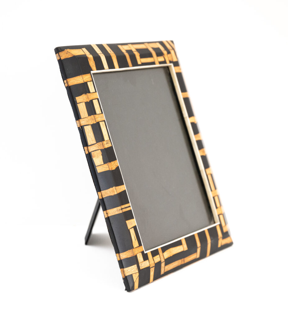 RY-Augousti-picture-frame2