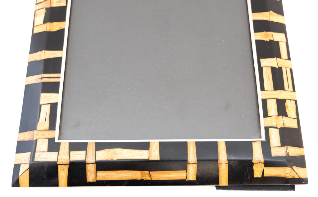 RY-Augousti-picture-frame9