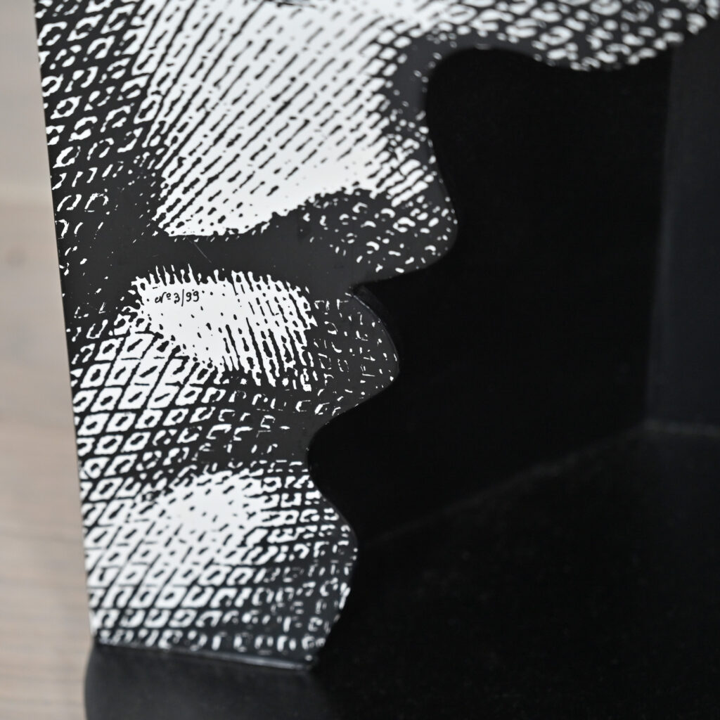 Rare-pair-of-Barnaba-Fornasetti-Profilo-wall-shelves-02