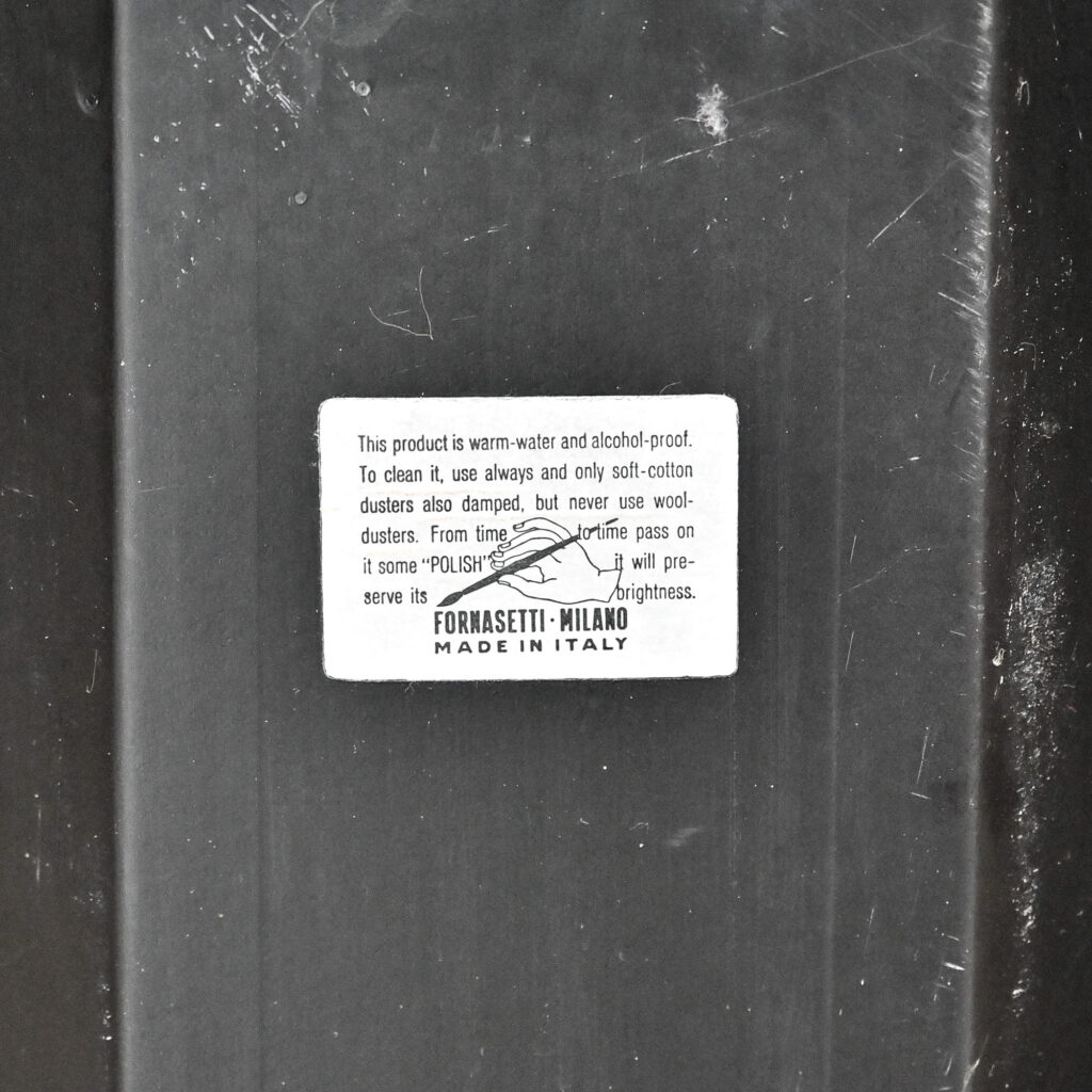 Rare-pair-of-Barnaba-Fornasetti-Profilo-wall-shelves-03