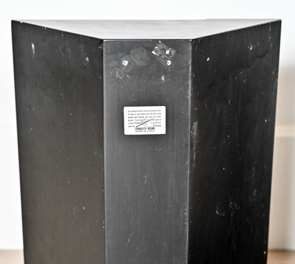 Rare-pair-of-Barnaba-Fornasetti-Profilo-wall-shelves-04