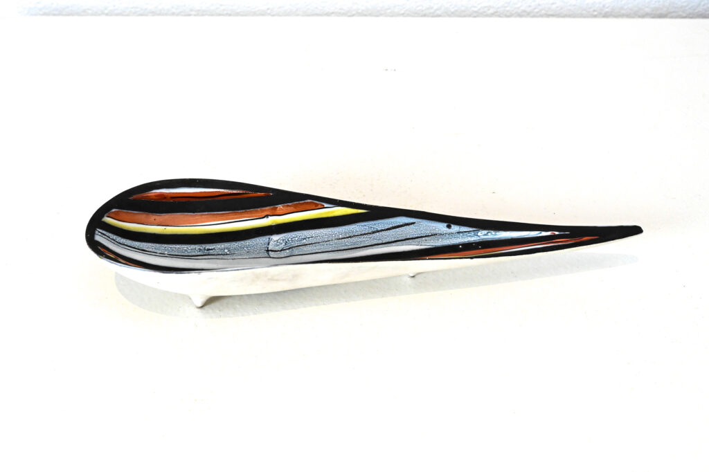 Roger-Capron-ceramic-vide-poche-with-pyjama-decoration-16