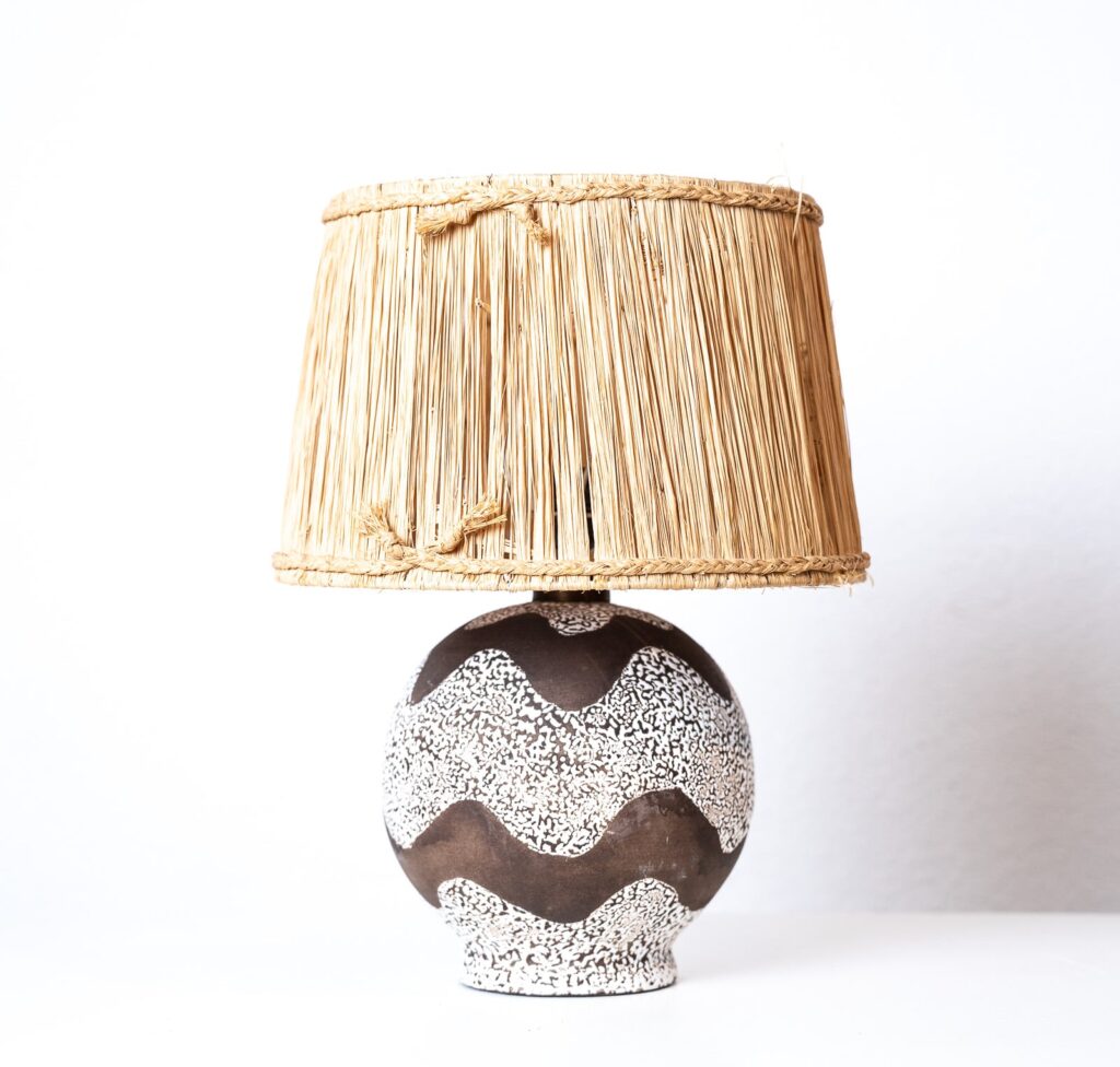 Small-1930s-boule-shaped-table-lamp-attributed-to-Primavera4