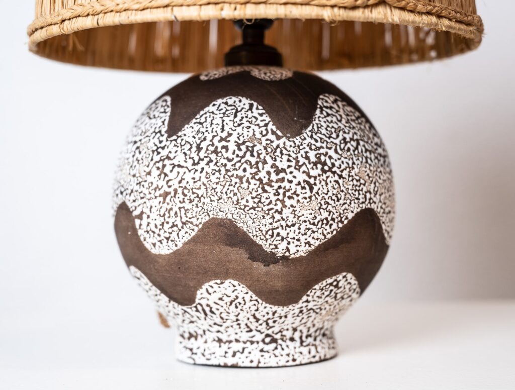 Small-1930s-boule-shaped-table-lamp-attributed-to-Primavera7