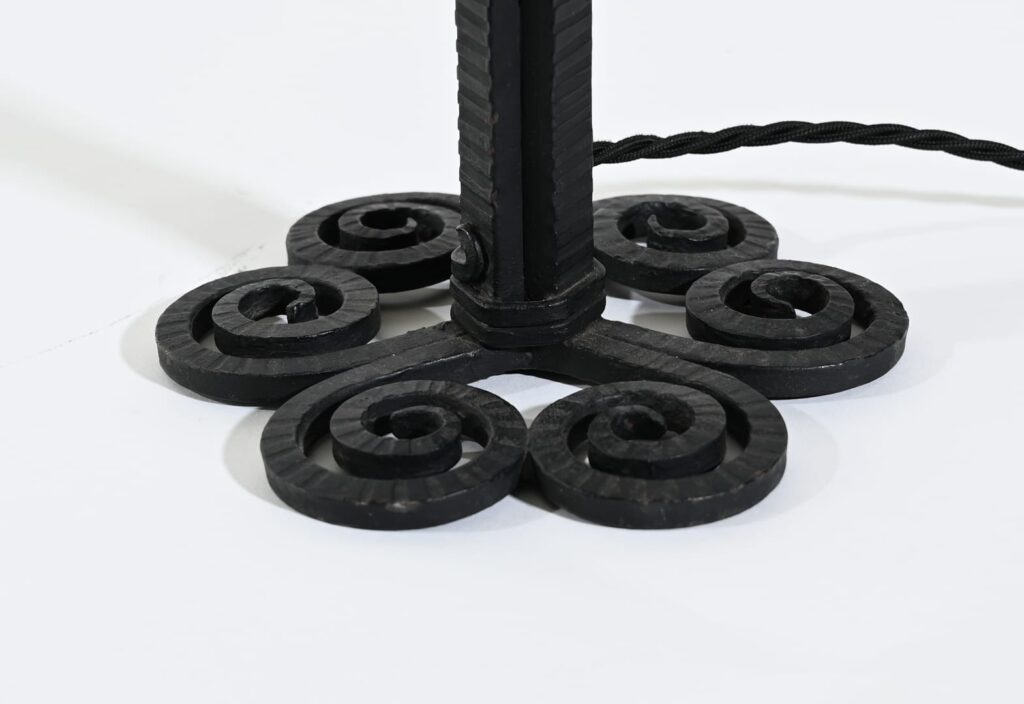 Small-art-deco-table-lamp-by-Degué-3