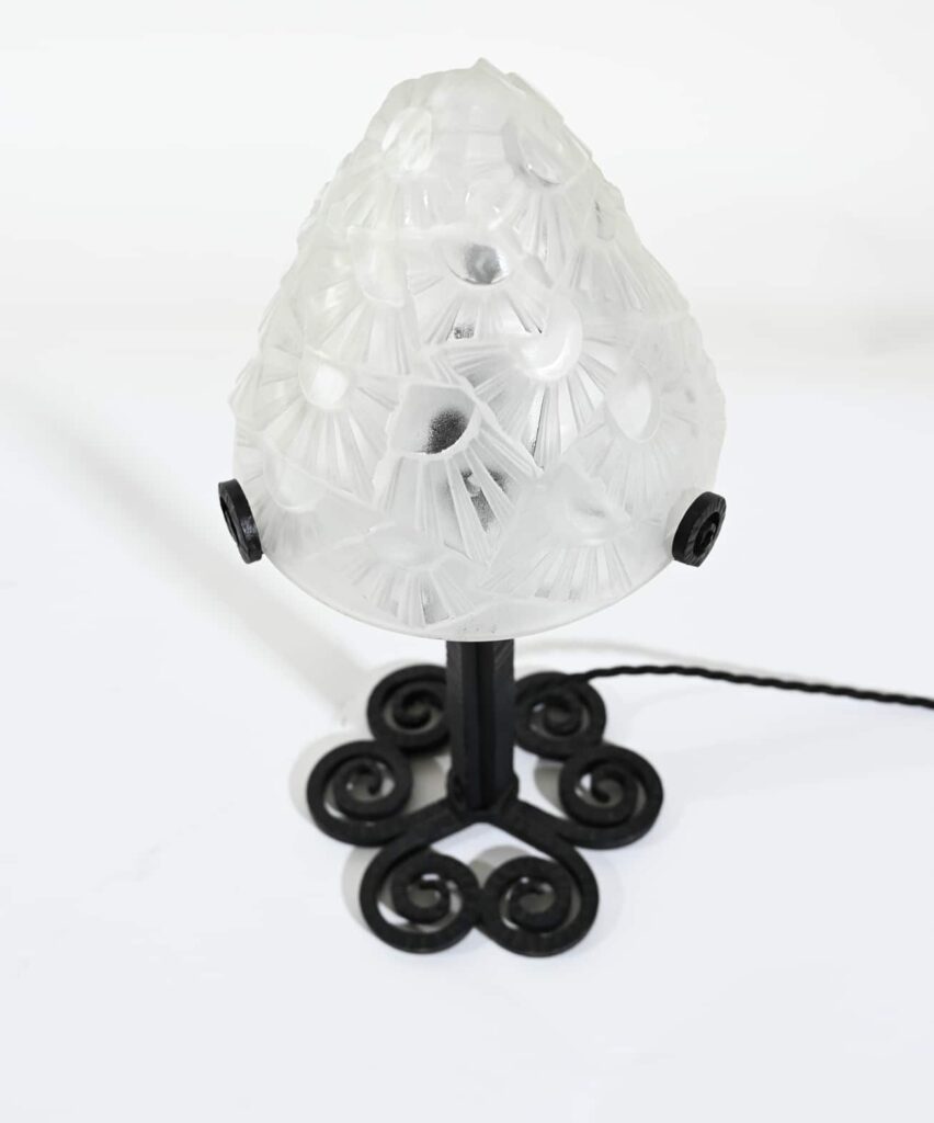 Small-art-deco-table-lamp-by-Degué-4