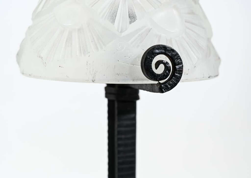 Small-art-deco-table-lamp-by-Degué-5