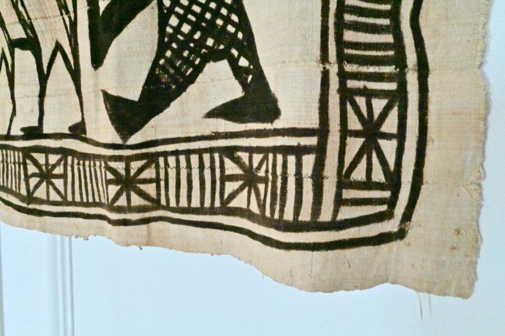 Very-large-pictorial-Korhogo-cloth-Ivory-Coast-02