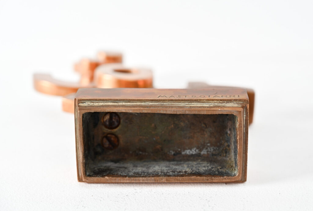 cast-bronze-abstract-form-1-by-Umberto-Mastroianni-01