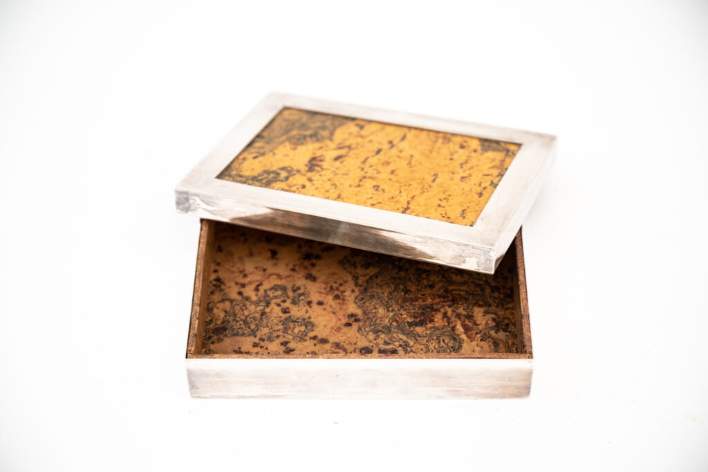 decorative-cork-lined-box-by-R-Debladis-Paris2